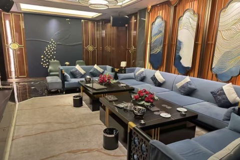 日喀则豪华KTV招聘服务员特知名急需靓丽外表加倍待遇